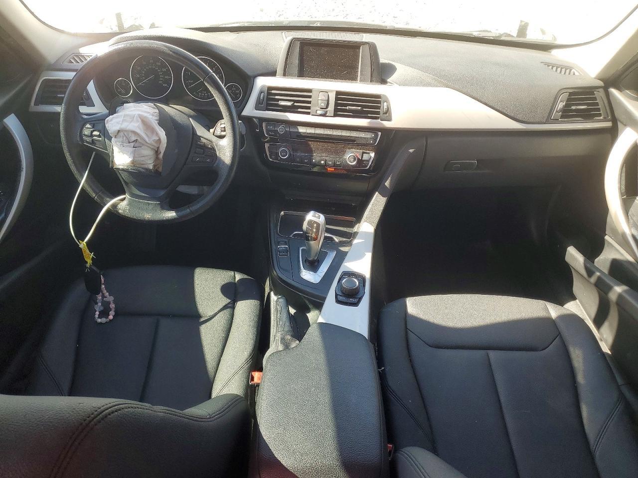 2018 BMW 320 I - zdjęcie 8