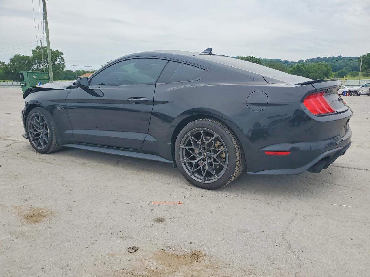 2022 Ford Mustang Gt - zdjęcie 2