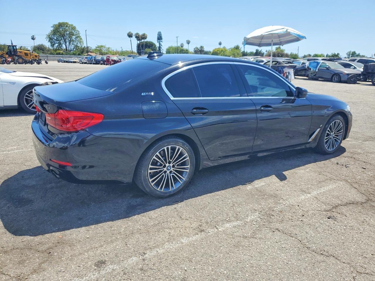 2019 BMW 530E - zdjęcie 3