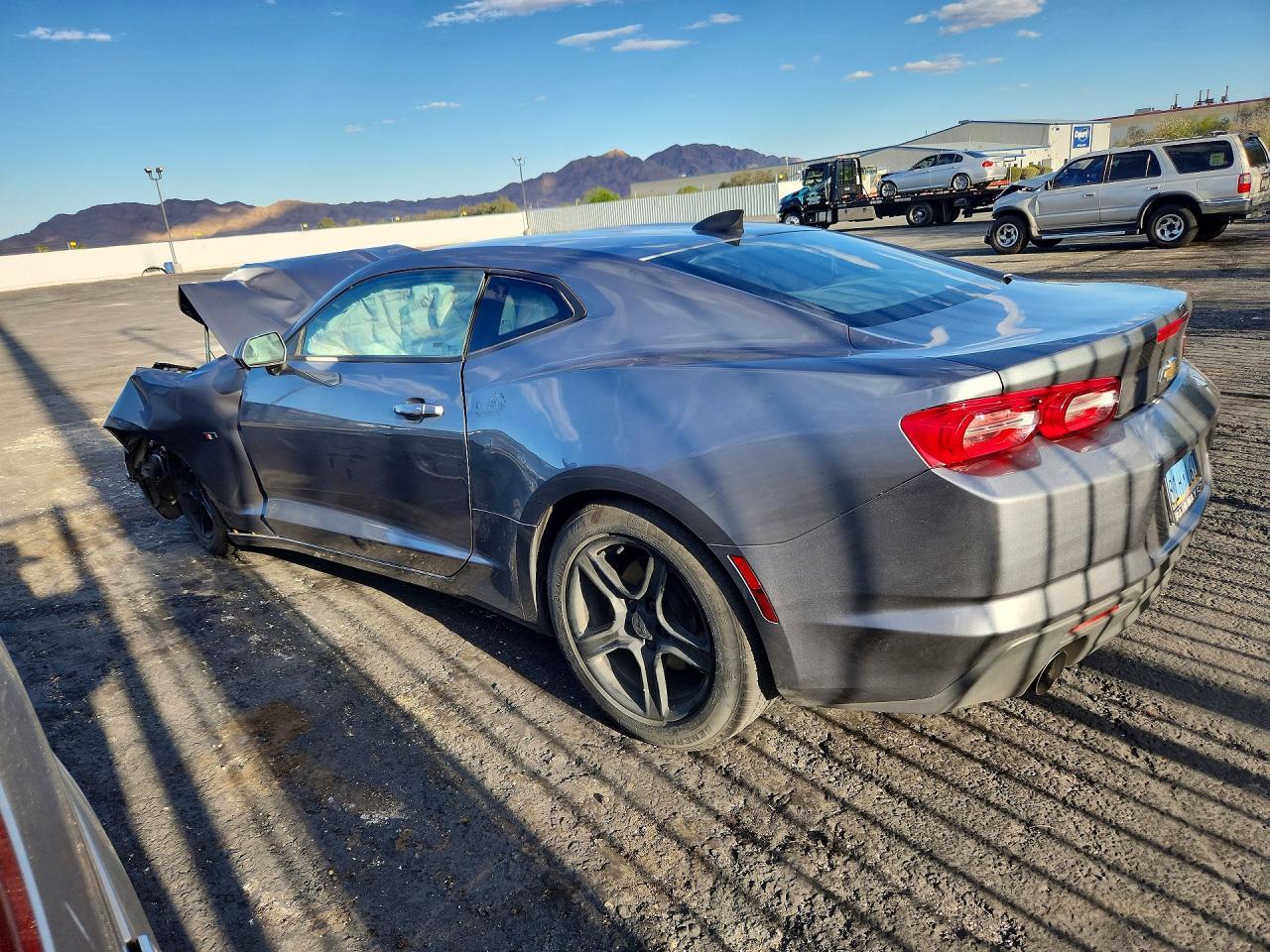 2020 Chevrolet Camaro Ls - zdjęcie 2