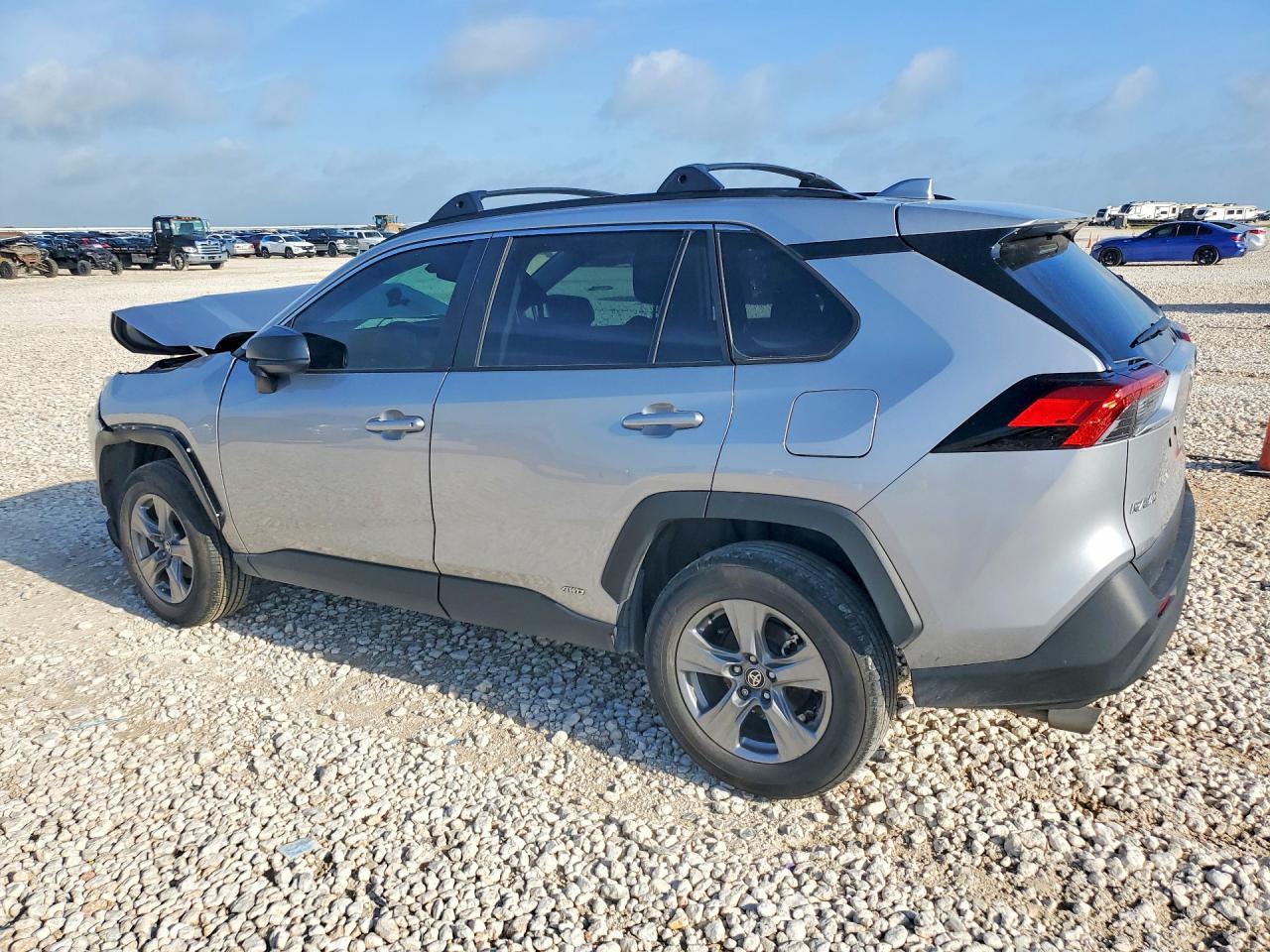 2025 Toyota Rav4 - zdjęcie 2