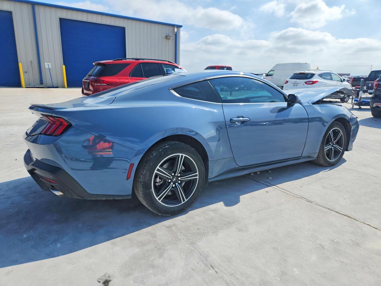 2024 Ford Mustang - zdjęcie 3