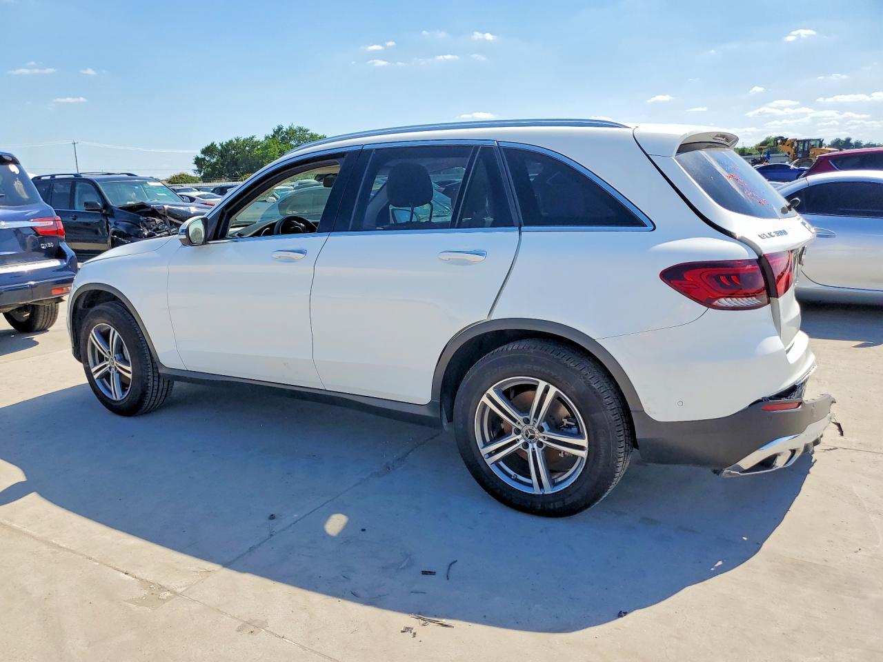 2021 Mercedes-Benz Glc 300 - zdjęcie 2