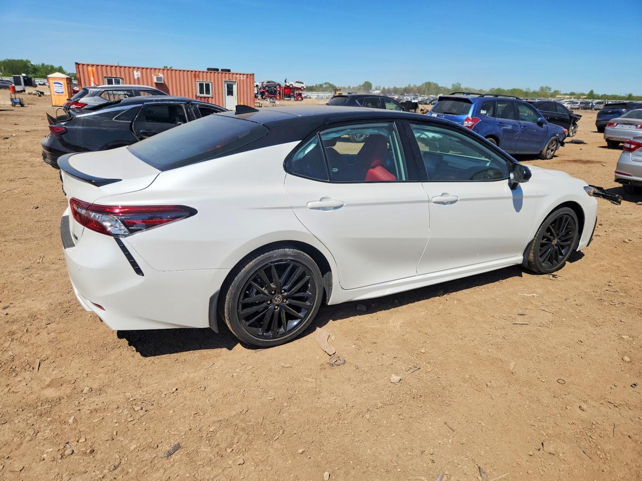 2023 Toyota Camry Xse - zdjęcie 3
