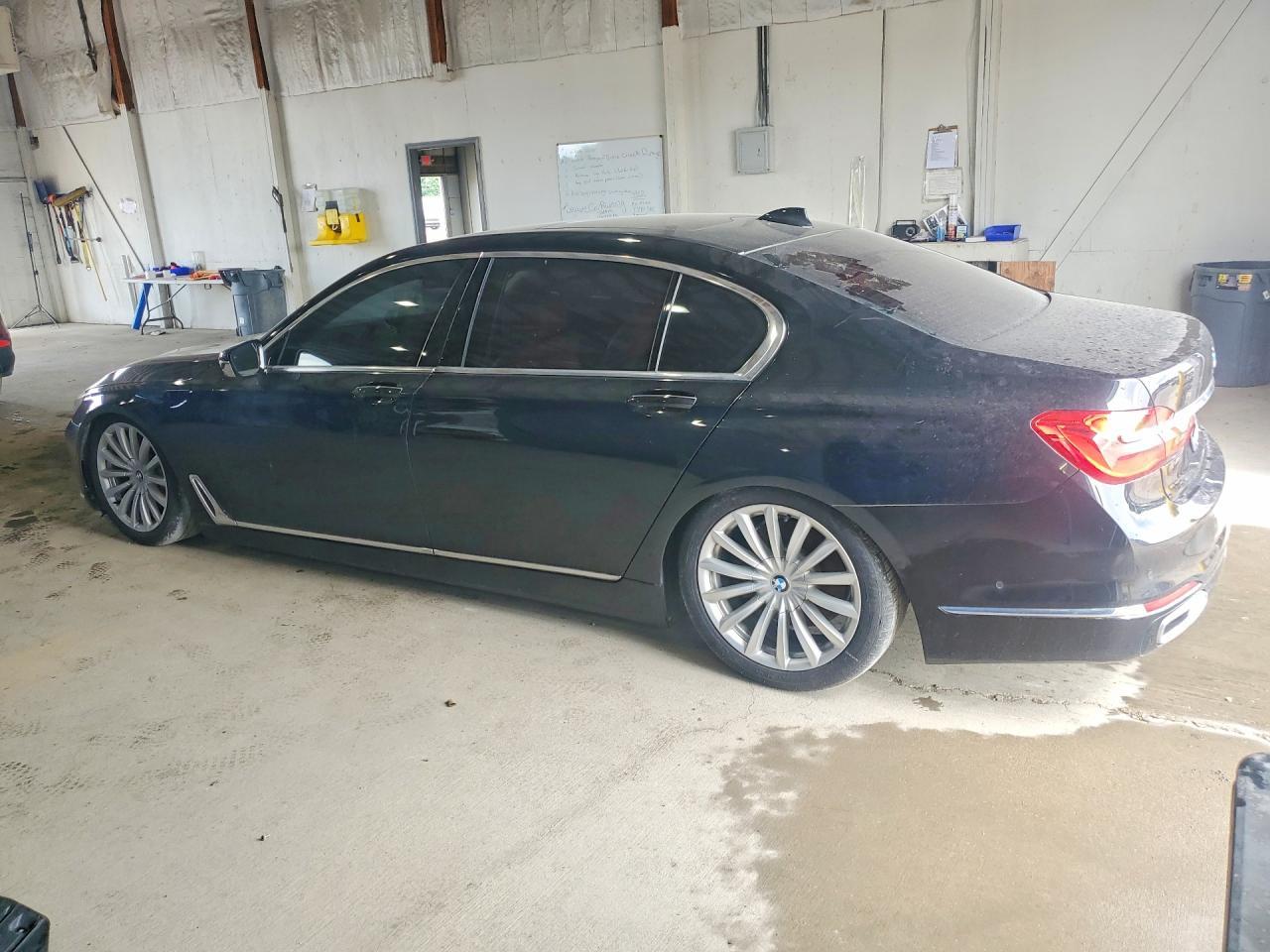 2016 BMW 750 I - zdjęcie 2