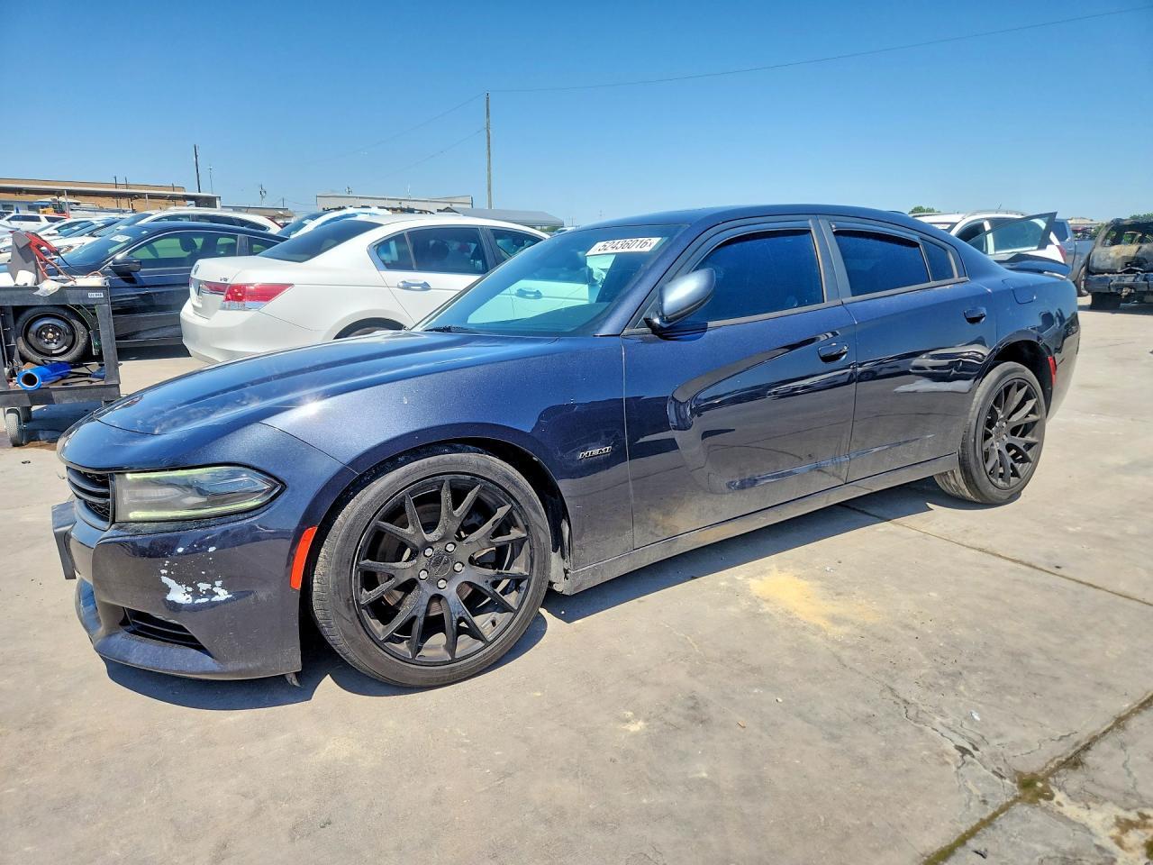 2016 Dodge Charger R - zdjęcie główne