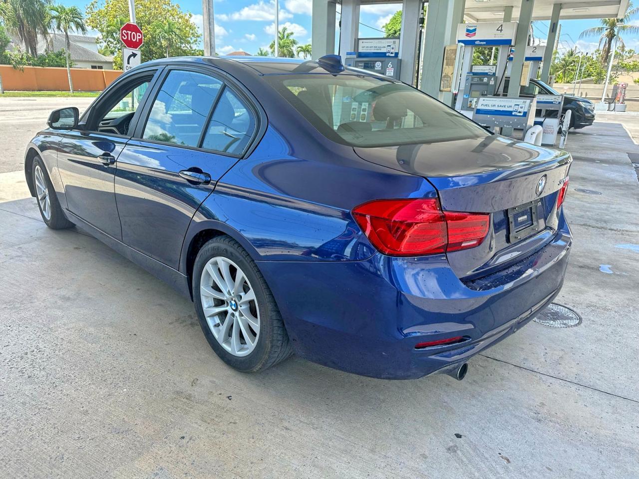 2018 BMW 320 I - zdjęcie 3