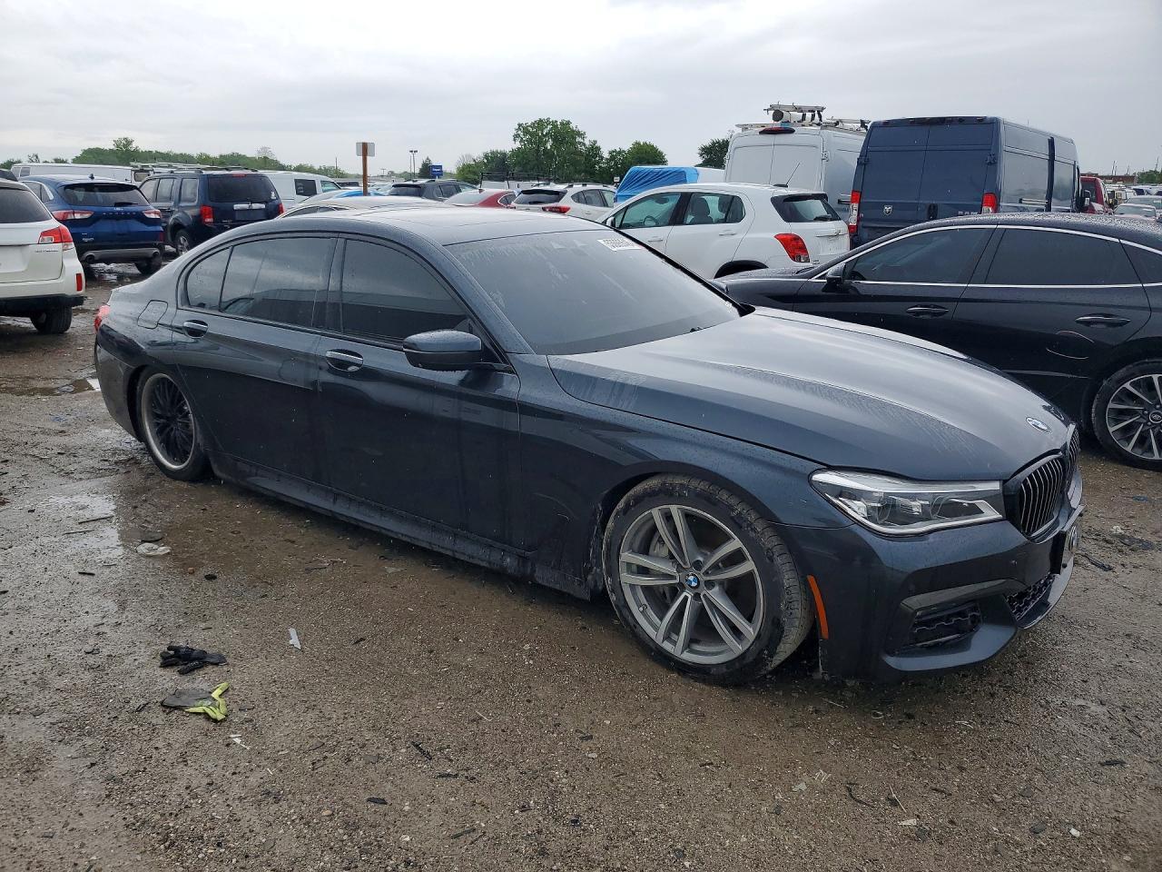 2017 BMW 750 Xi - zdjęcie 4