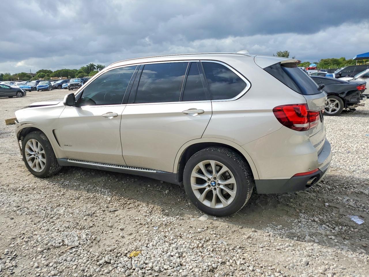 2015 BMW X5 xDrive35I - zdjęcie 2