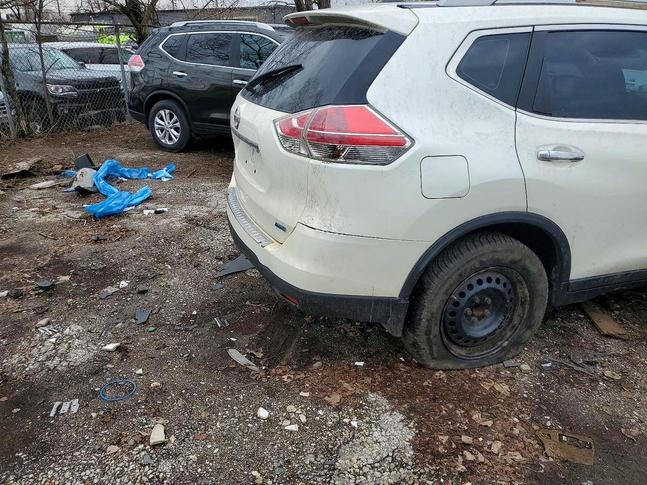 2015 Nissan Rogue S - zdjęcie 10
