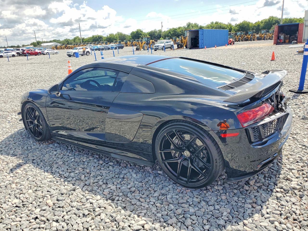 2017 Audi R8 5.2 Plus Quattro - zdjęcie 2