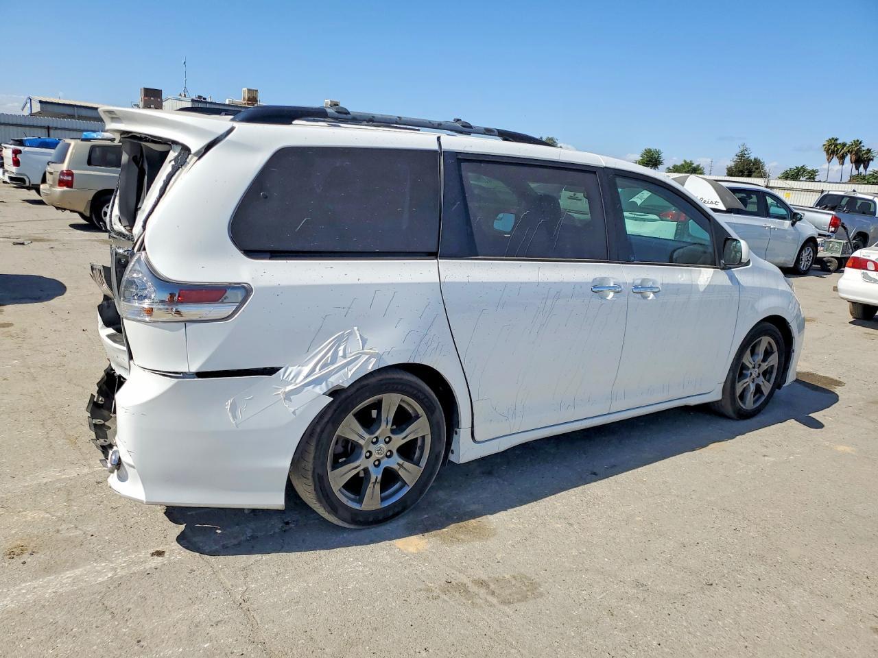 2017 Toyota Sienna Se - zdjęcie 3