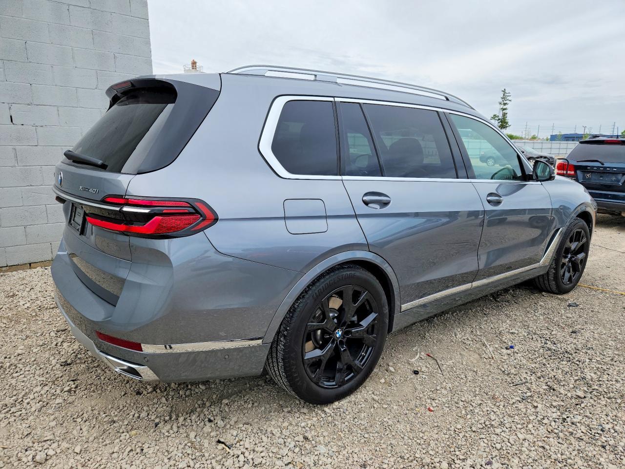 2025 BMW X7 xDrive40I - zdjęcie 3