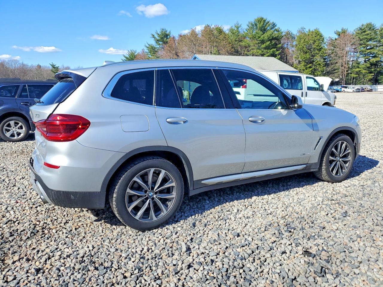 2018 BMW X3 xDrive30I - zdjęcie 3
