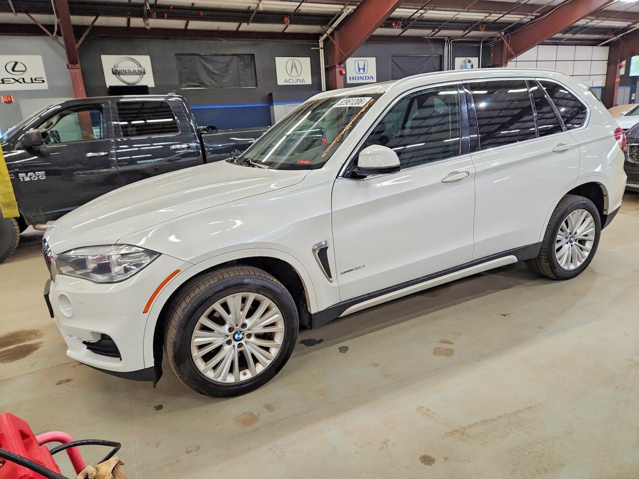 2016 BMW X5 xDrive35I - zdjęcie główne