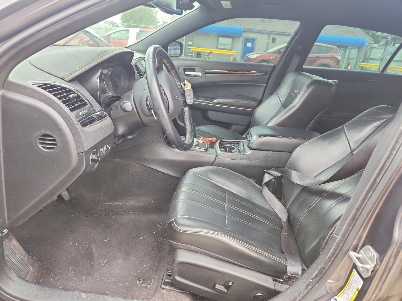 2016 Chrysler 300 S - zdjęcie 7