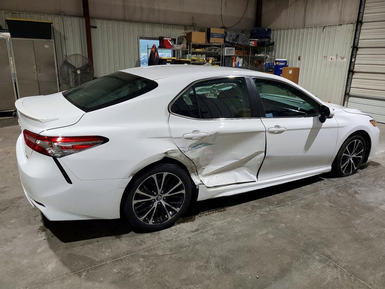 2018 Toyota Camry Se - zdjęcie 3