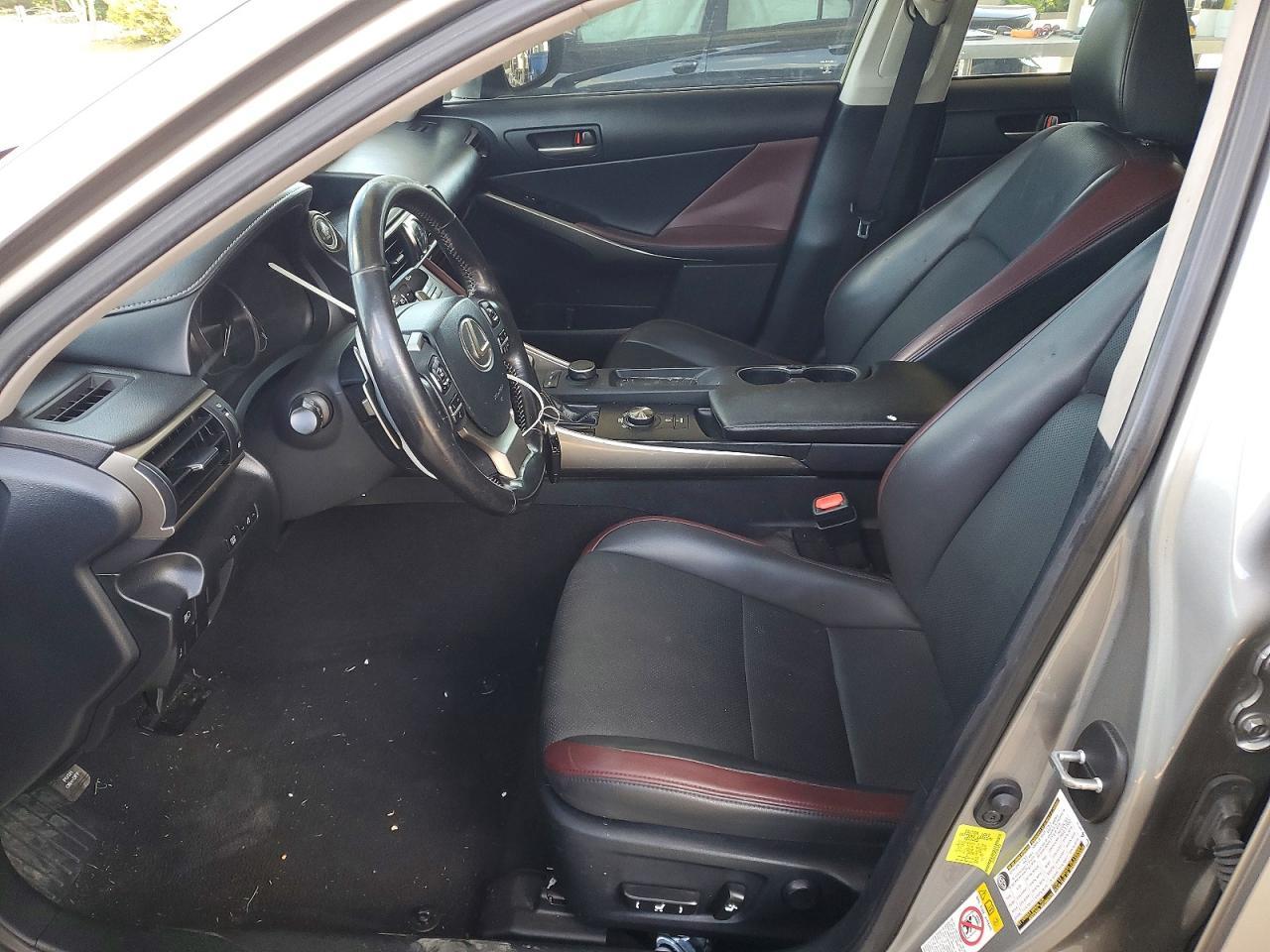 2018 Lexus Is 300 - zdjęcie 7
