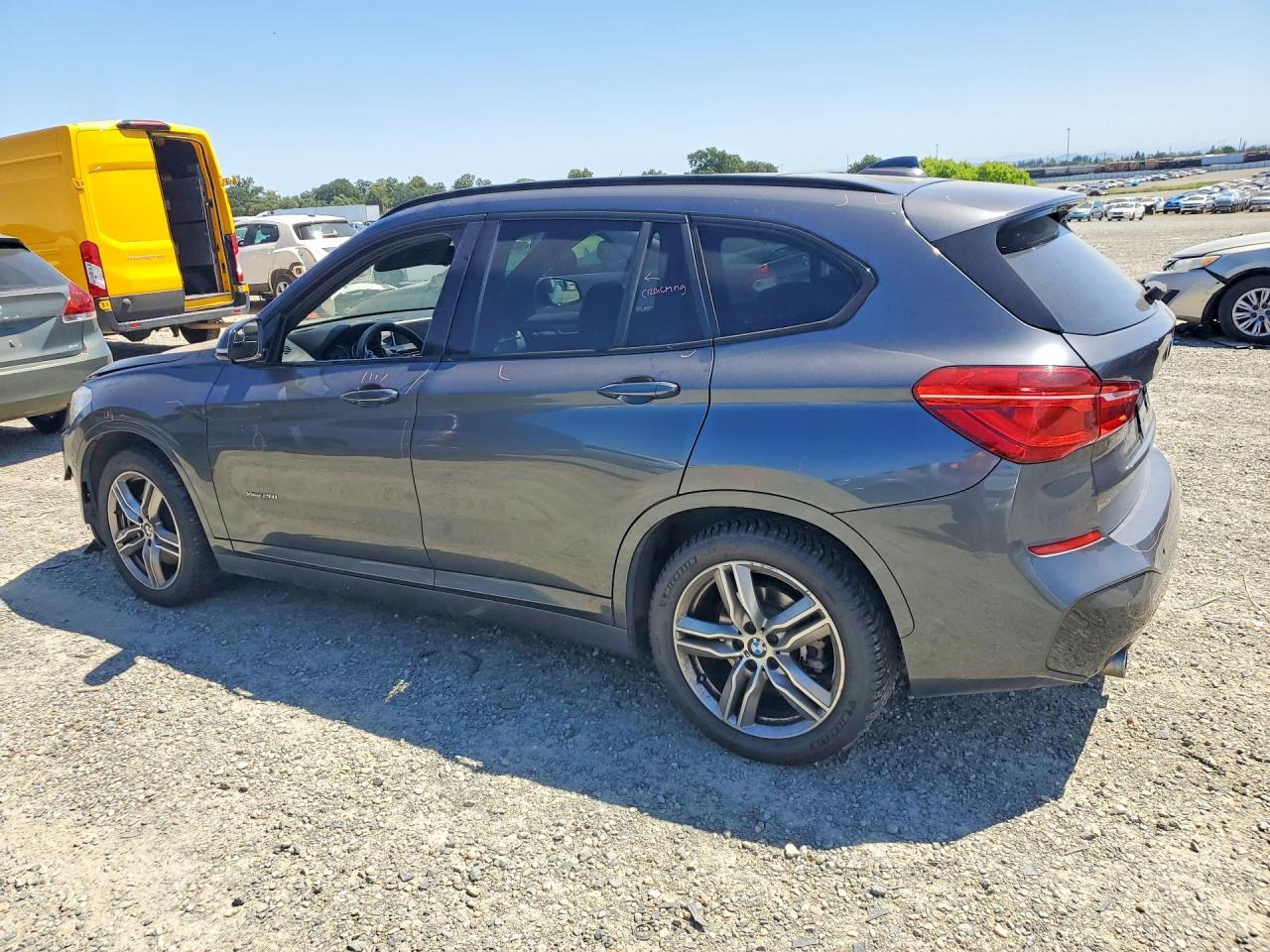 BMW X1 - zdjęcie 2