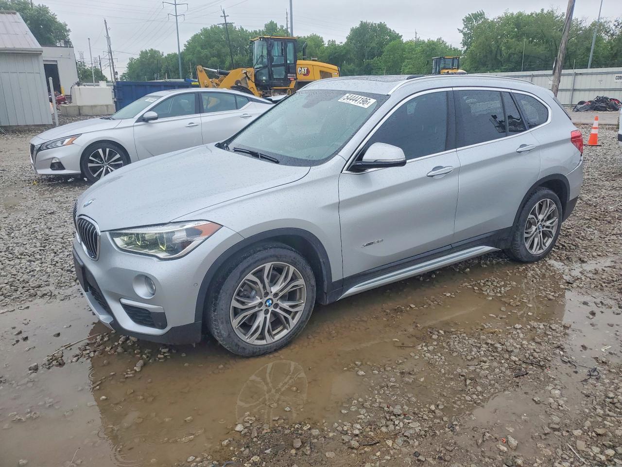 2016 BMW X1 xDrive28I - zdjęcie główne