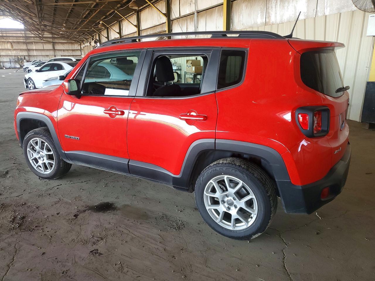 2020 Jeep Renegade Latitude - zdjęcie 2