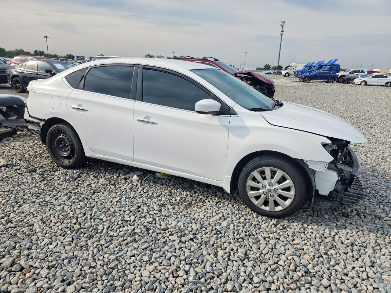 2019 Nissan Sentra S - zdjęcie 4