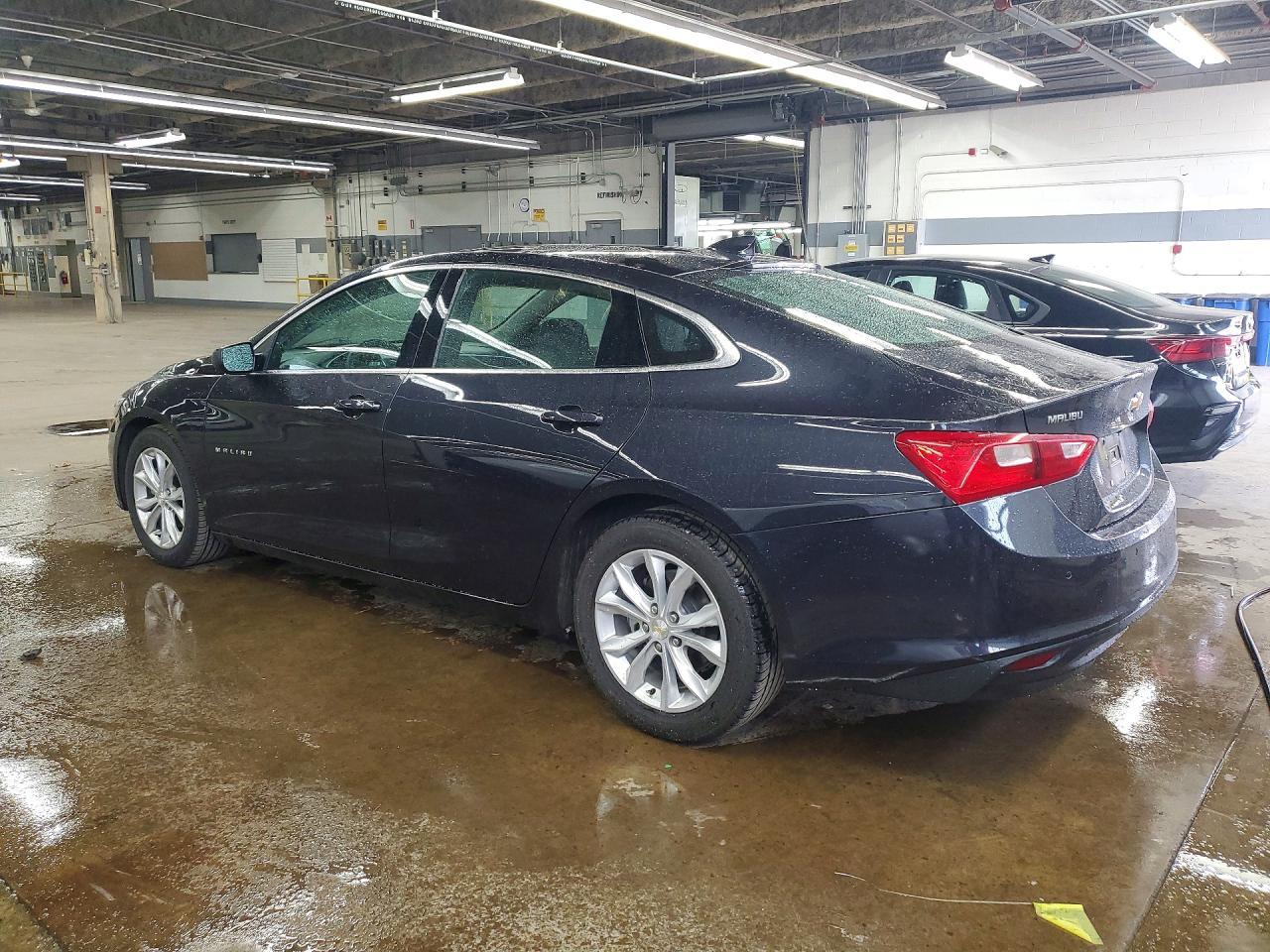 2023 Chevrolet Malibu Lt - zdjęcie 2