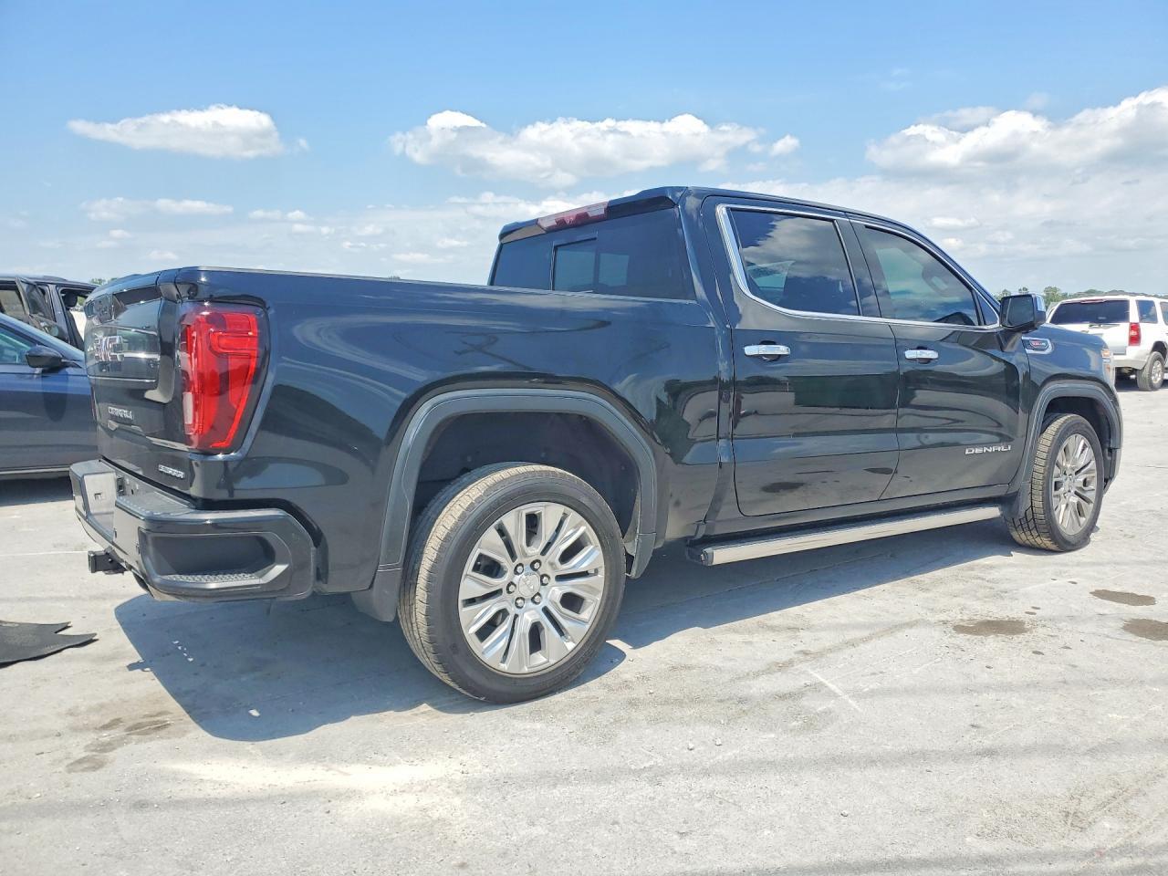 2021 GMC Sierra K1500 Denali - zdjęcie 3