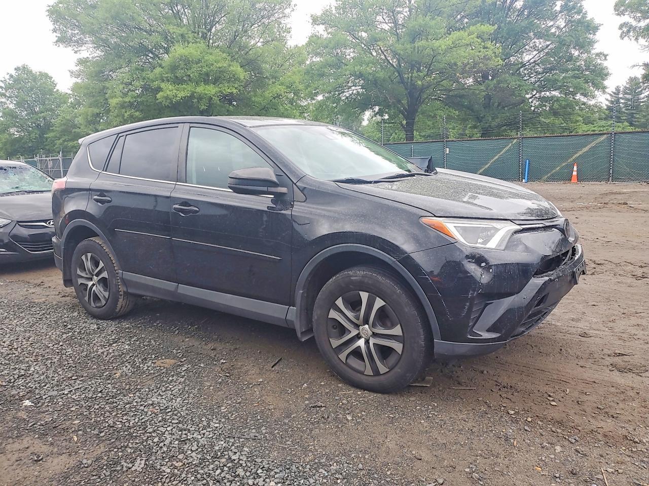 2018 Toyota Rav4 Le - zdjęcie 4