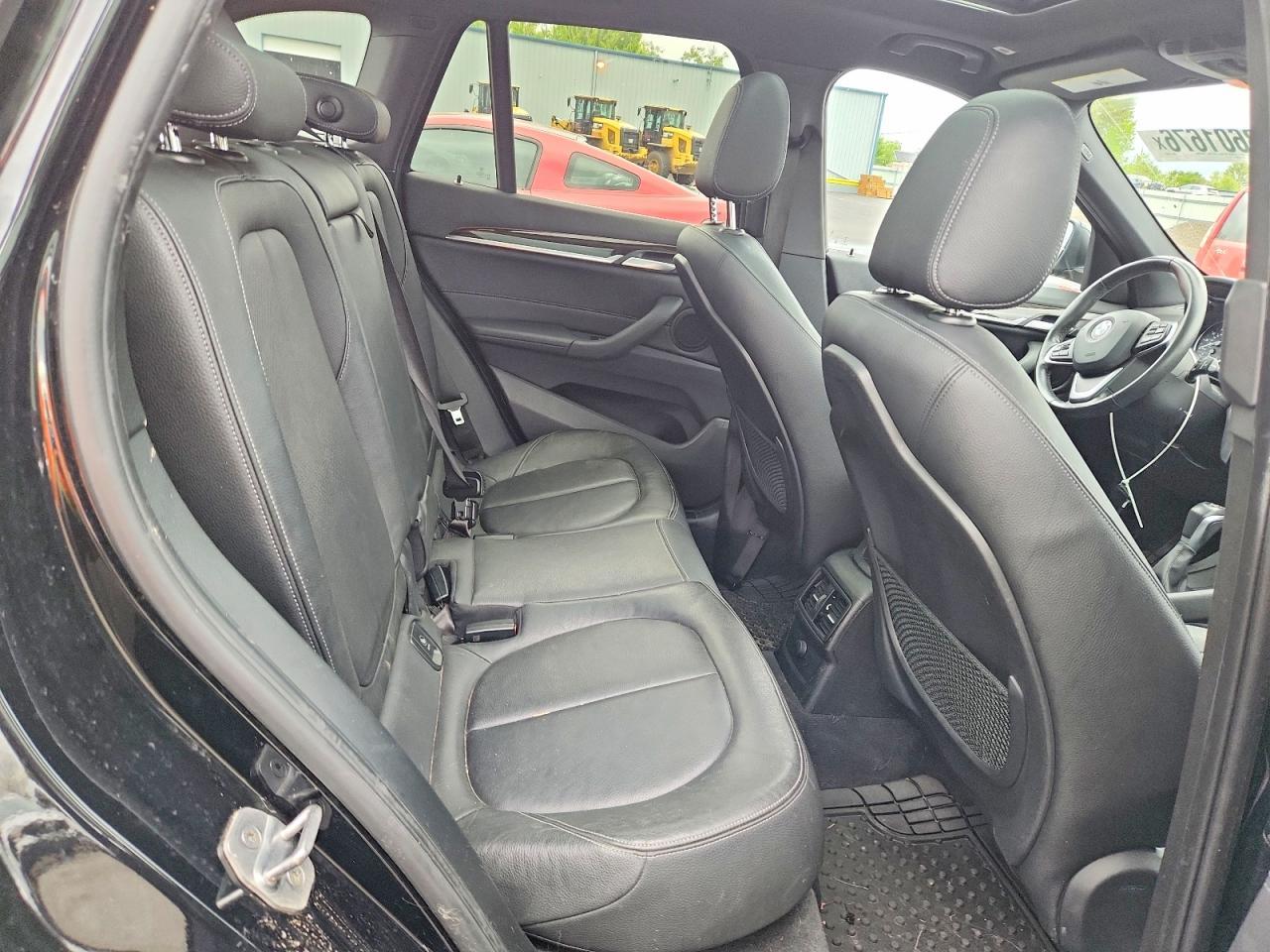2017 BMW X1 xDrive28I - zdjęcie 10