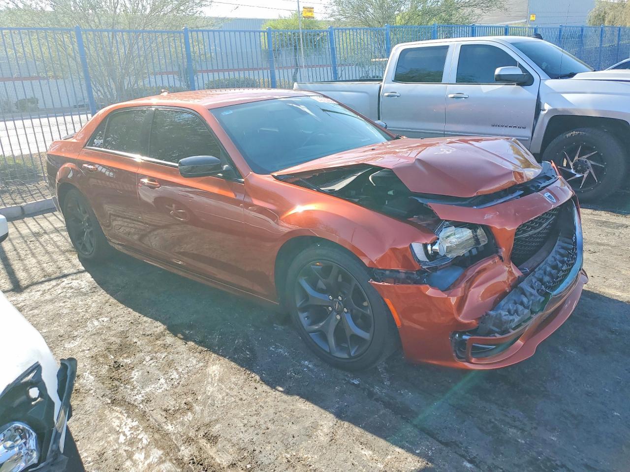 2020 Chrysler 300 Touring - zdjęcie 4