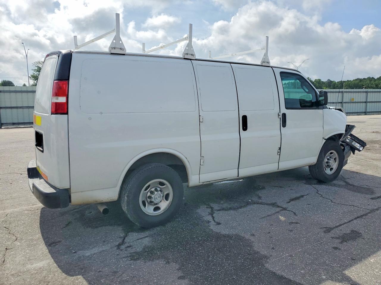 2019 Chevrolet Express G2500 - zdjęcie 3
