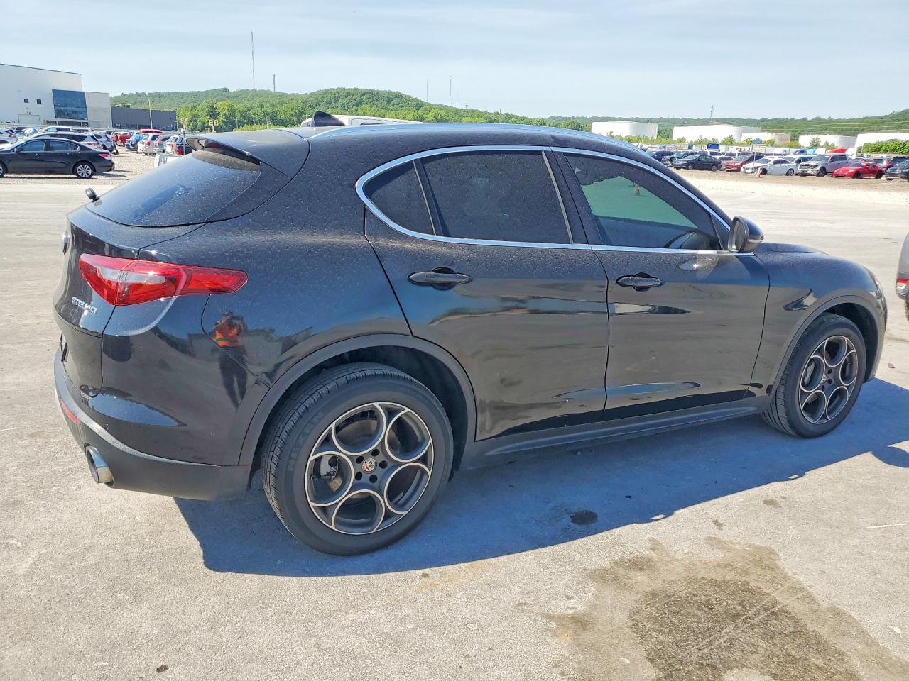 2018 Alfa Romeo Stelvio - zdjęcie 3