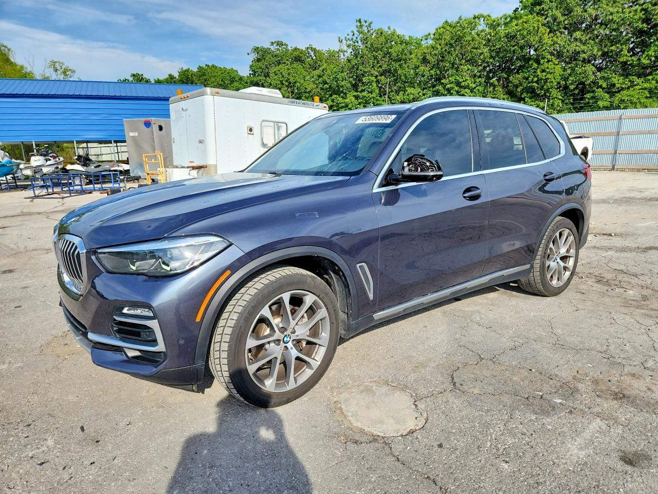 2021 BMW X5 xDrive40I - zdjęcie główne