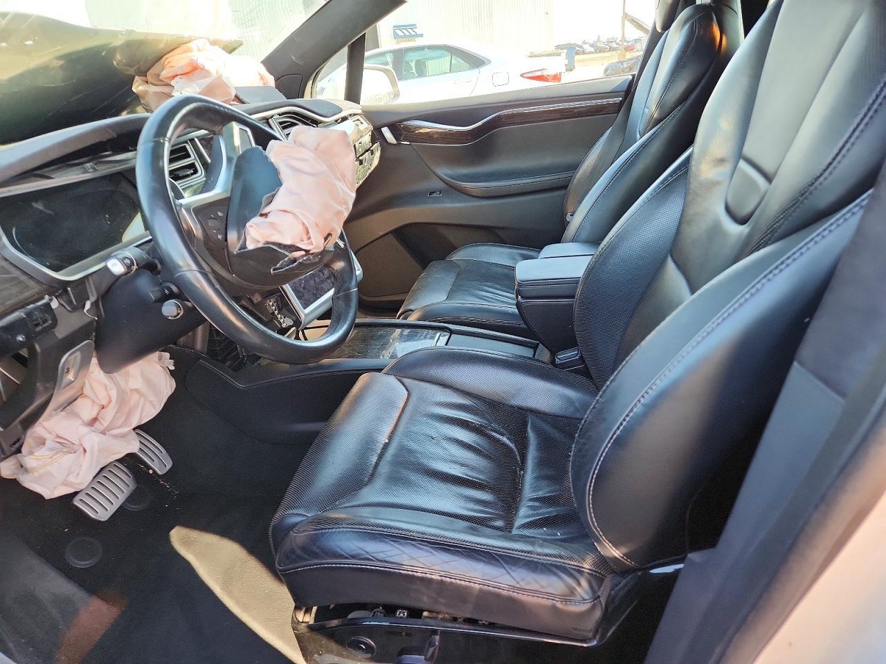 2016 Tesla Model X - zdjęcie 7