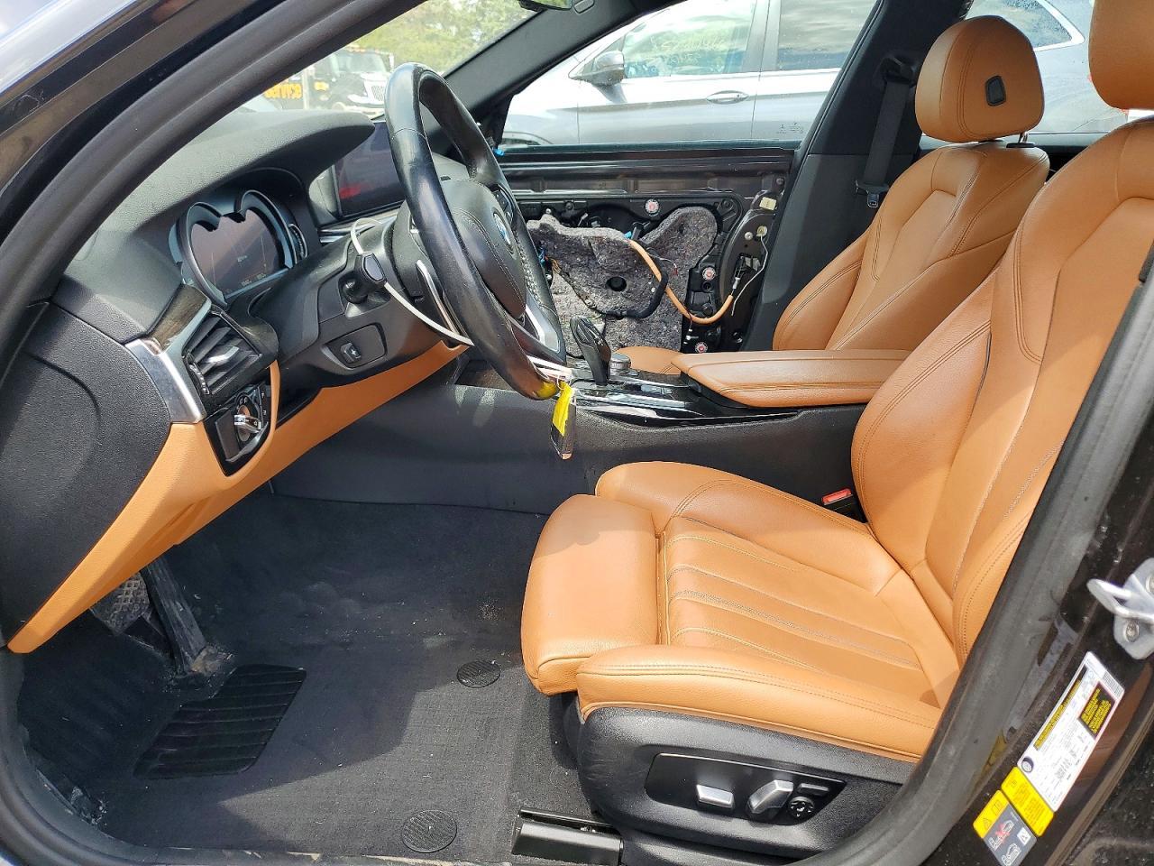 2019 BMW 530E - zdjęcie 7
