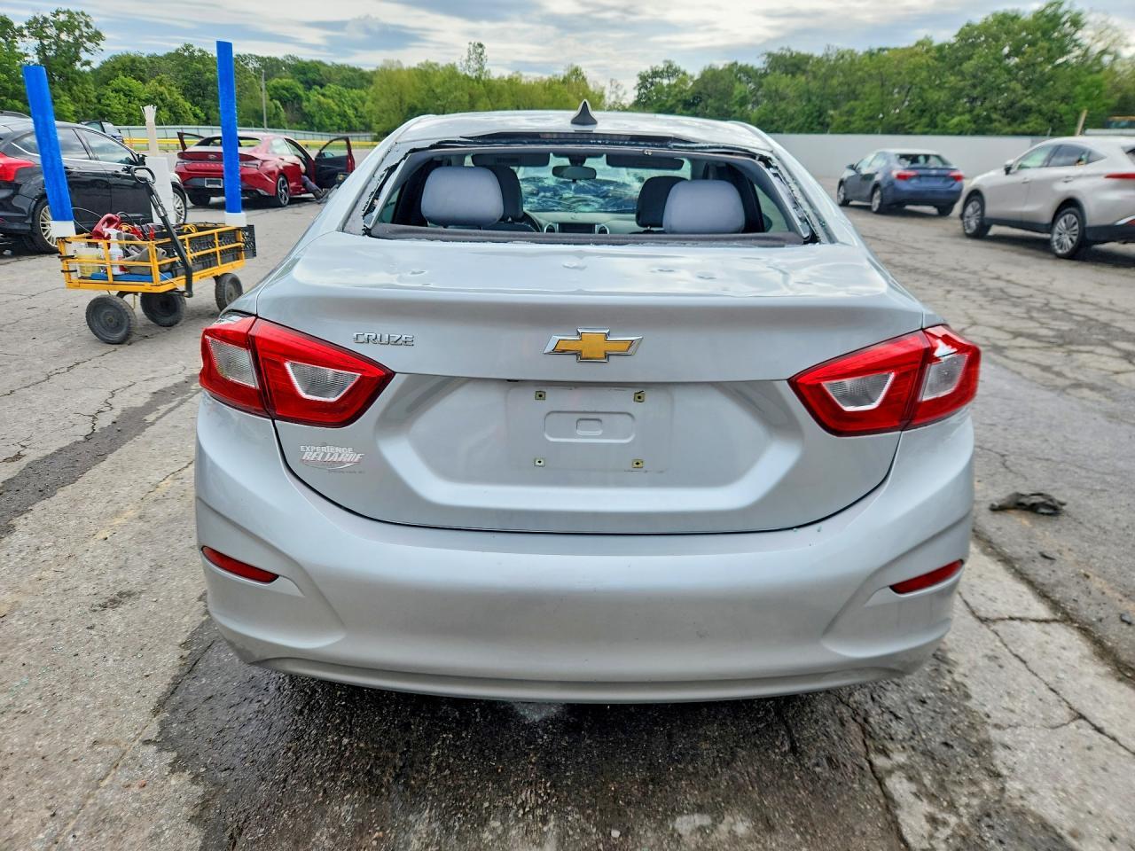 2019 Chevrolet Cruze Ls - zdjęcie 6