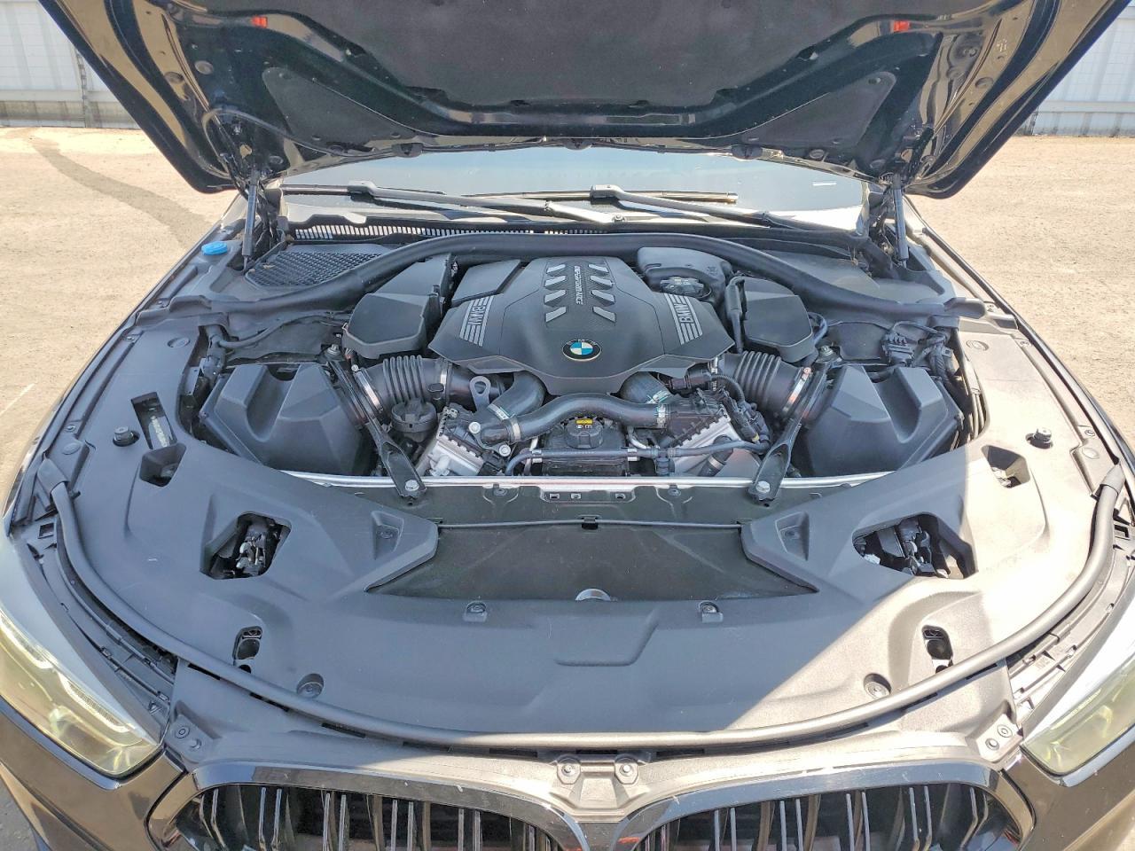 2019 BMW M850Xi - zdjęcie 11