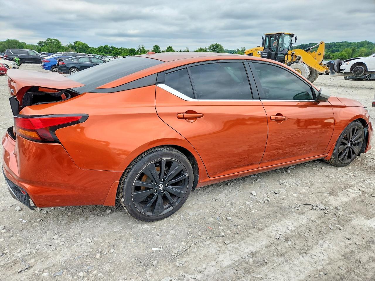 2020 Nissan Altima Sr - zdjęcie 3