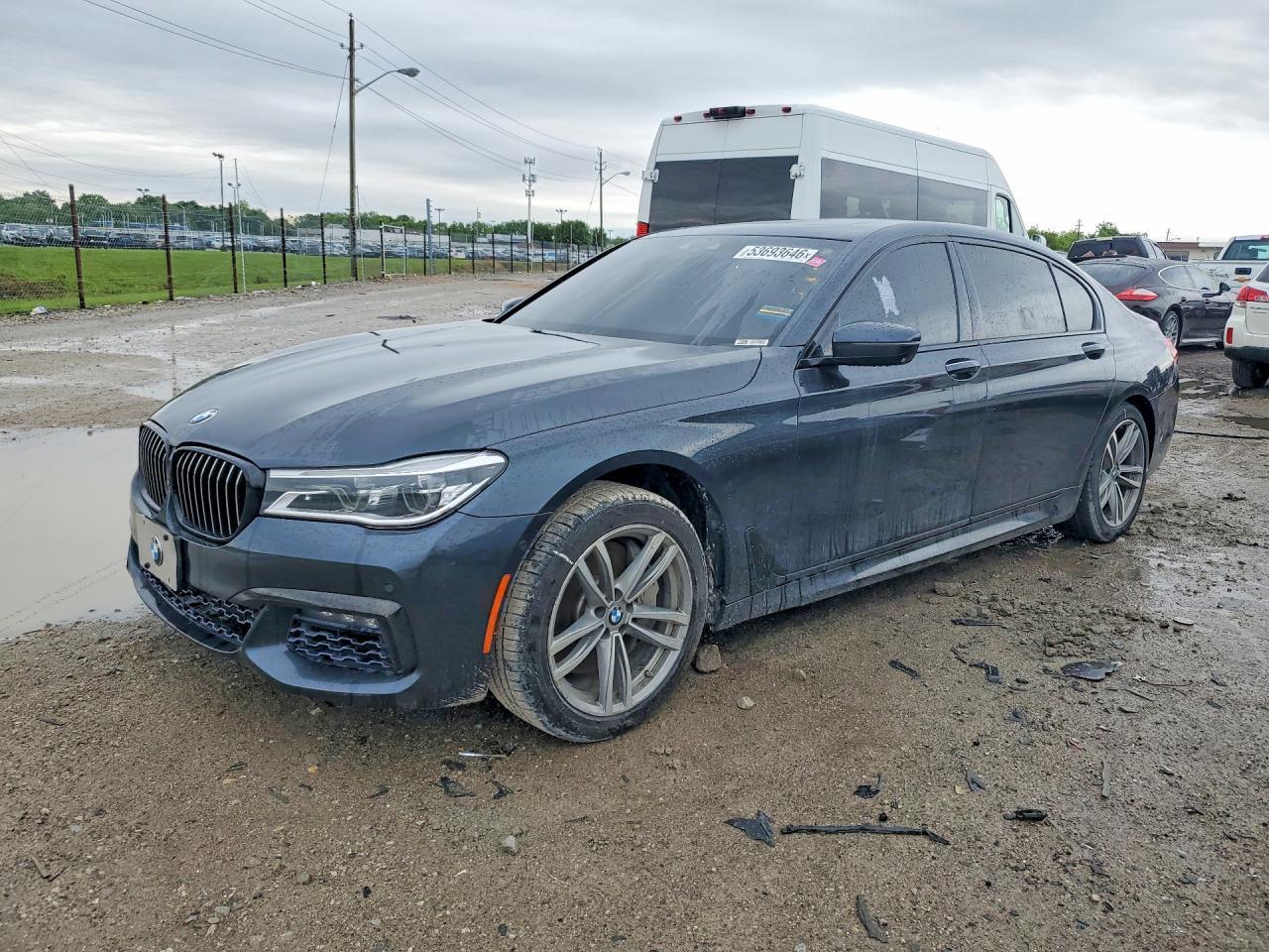 2017 BMW 750 Xi - zdjęcie główne