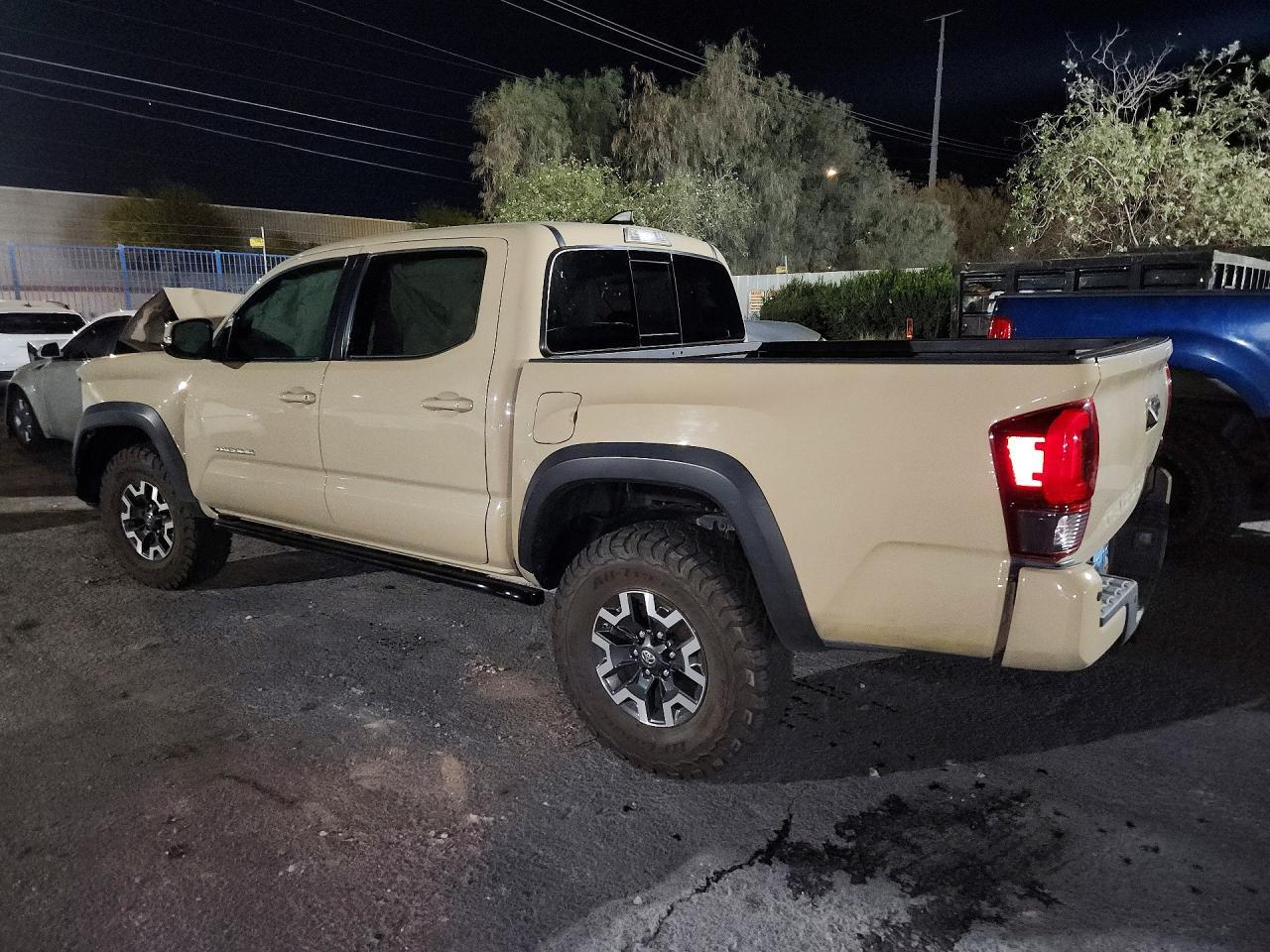 Toyota Tacoma - zdjęcie 2