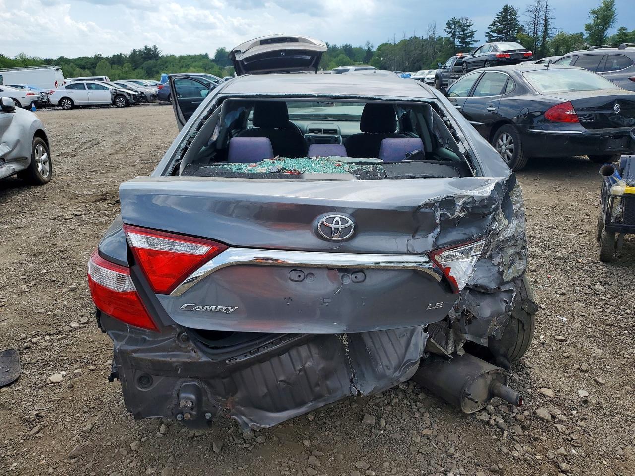 2016 Toyota Camry Le - zdjęcie 6