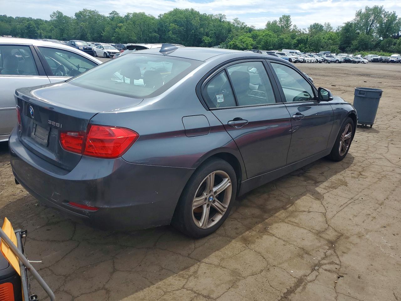 2015 BMW 3 Series - zdjęcie 3