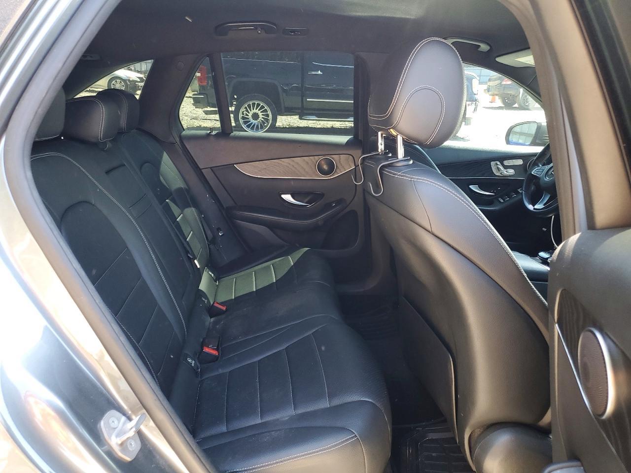 2017 Mercedes-Benz Glc 300 - zdjęcie 11