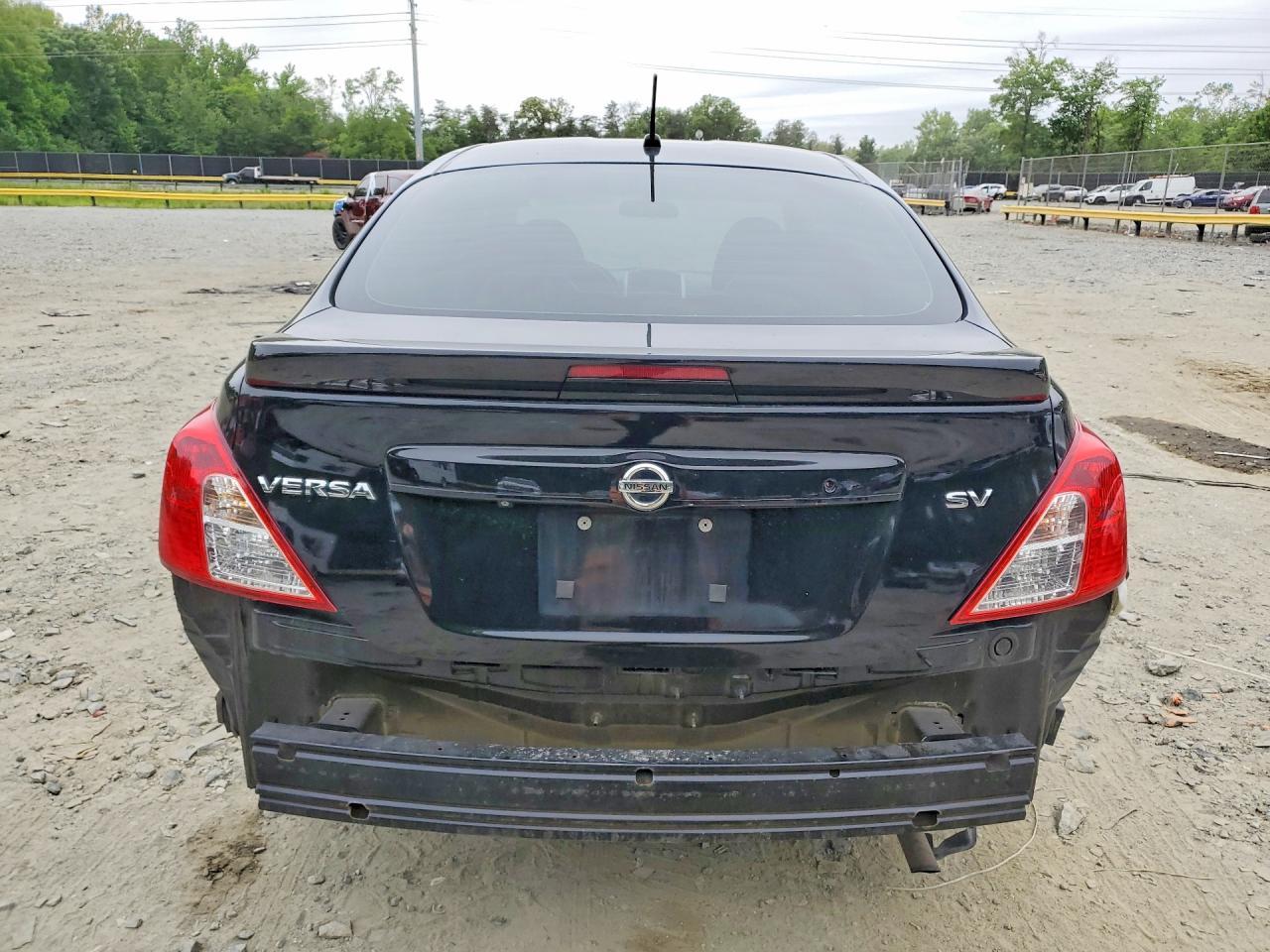 2019 Nissan Versa - zdjęcie 6