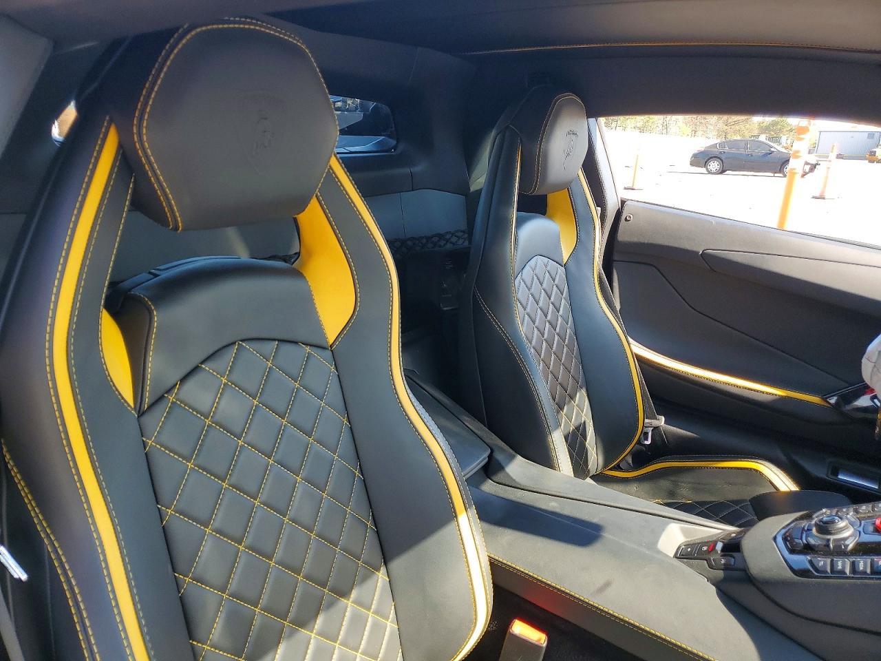 2018 Lamborghini Aventador S - zdjęcie 10