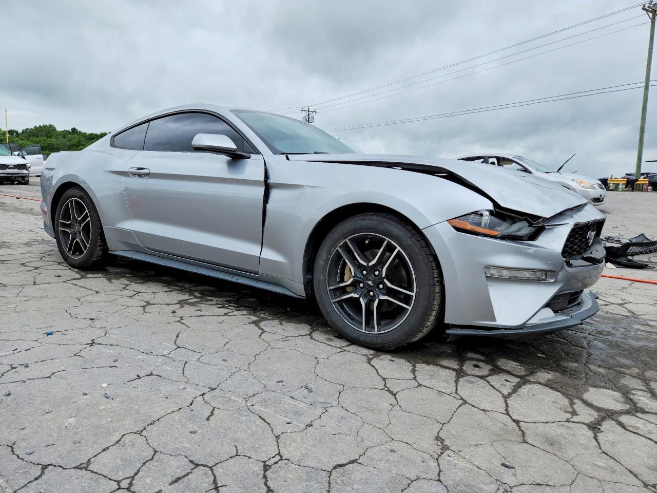 2020 Ford Mustang - zdjęcie 4