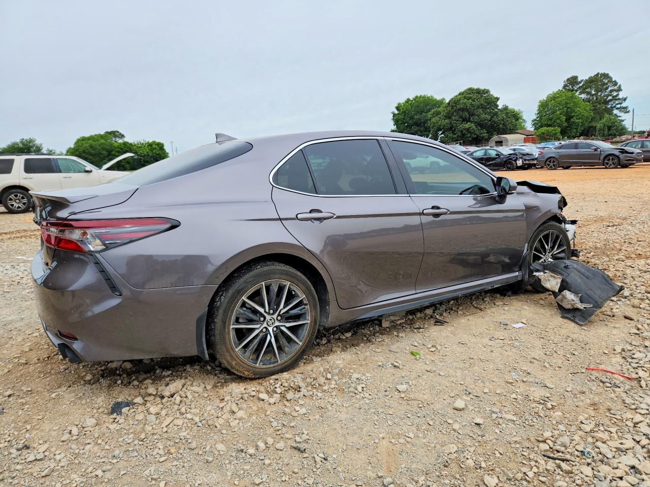 2023 Toyota Camry Se - zdjęcie 3