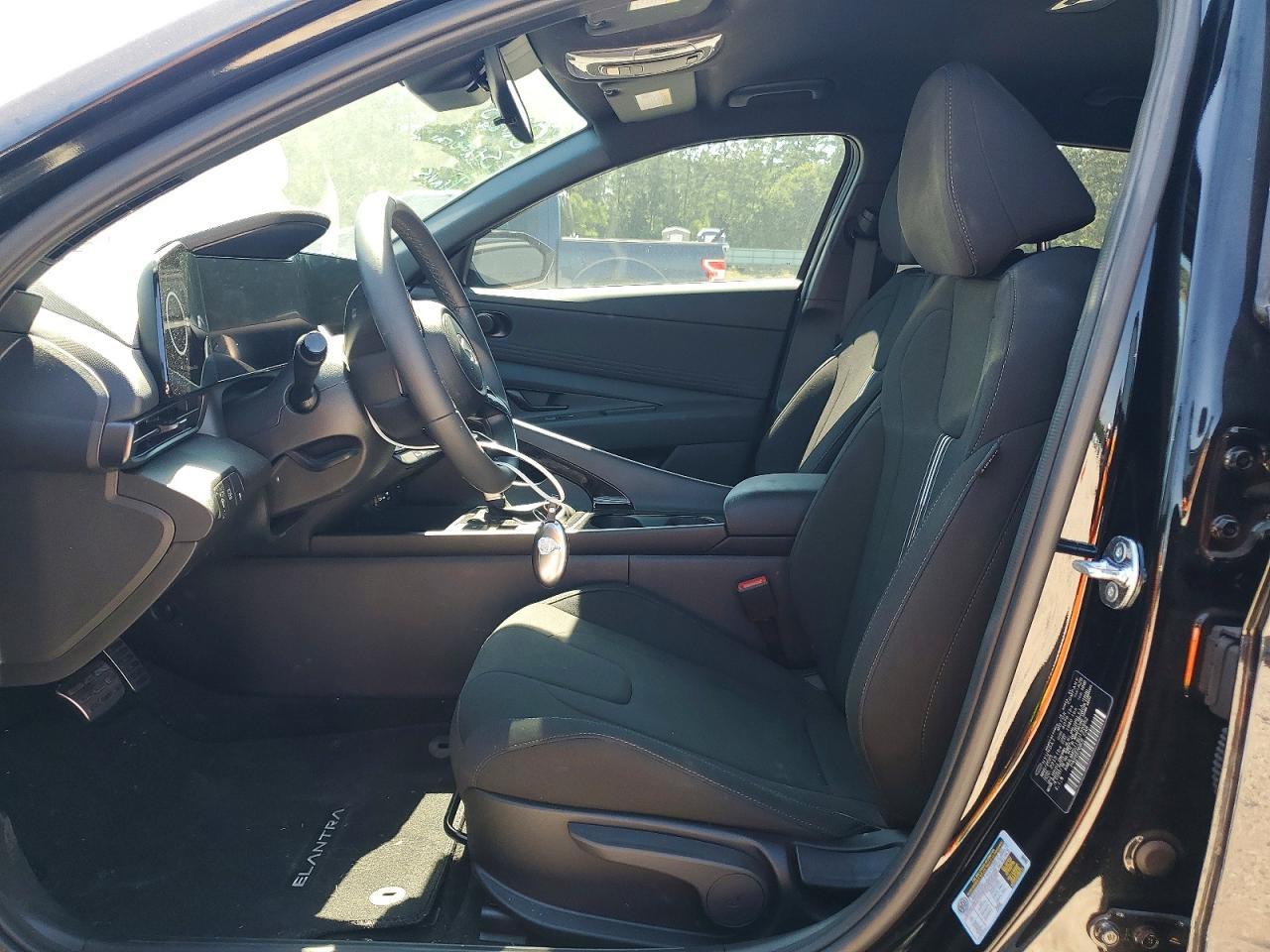 2025 Hyundai Elantra Hybrid Sel Sport - zdjęcie 7