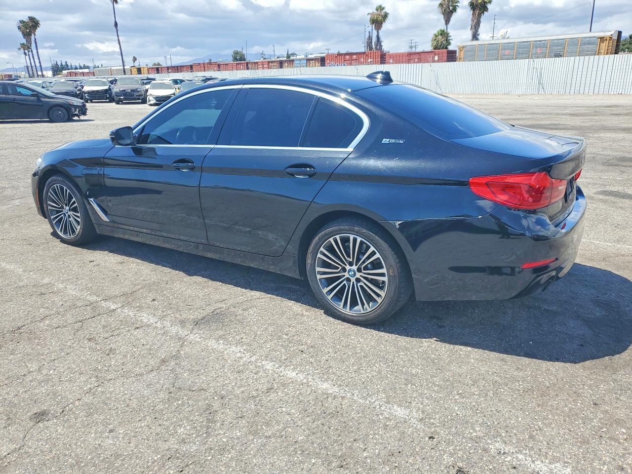 2019 BMW 530E - zdjęcie 2